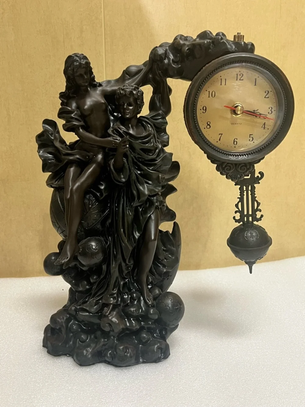 Vintage Clock with pendulum